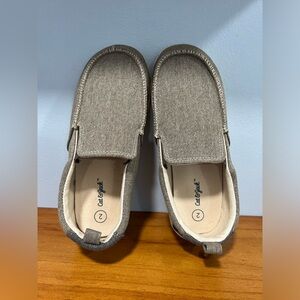 CAT & JACK Slip On Shoes Sneakers SIZE 2 BOYS In Taupe WORN TWICE EXCELLENT